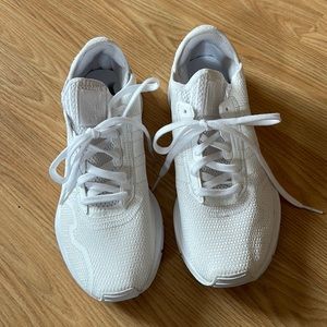 NWOT adidas Swift Run XJ White Shoes